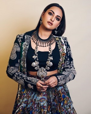 Sonakshi Sinha (aka) Sonakshi