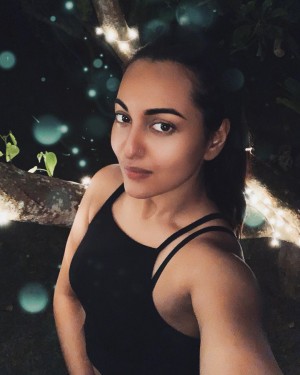 Sonakshi Sinha (aka) Sonakshi