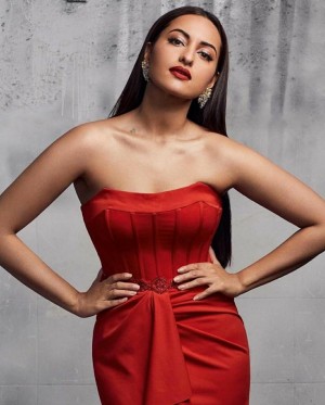 Sonakshi Sinha (aka) Sonakshi