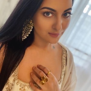 Sonakshi Sinha (aka) Sonakshi