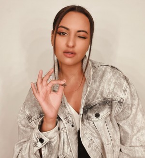 Sonakshi Sinha (aka) Sonakshi