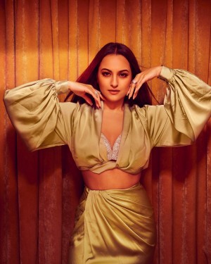 Sonakshi Sinha (aka) Sonakshi