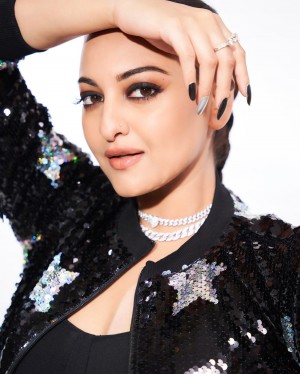 Sonakshi Sinha (aka) Sonakshi