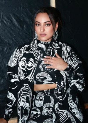 Sonakshi Sinha (aka) Sonakshi