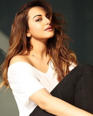 Sonakshi Sinha (aka) Sonakshi