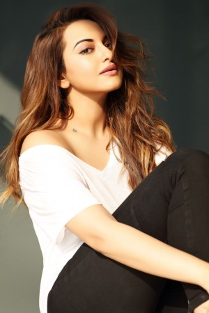 Sonakshi Sinha (aka) Sonakshi