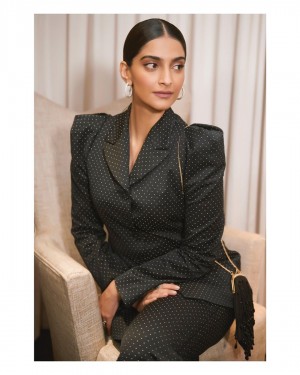 Sonam Kapoor (aka) Sonam