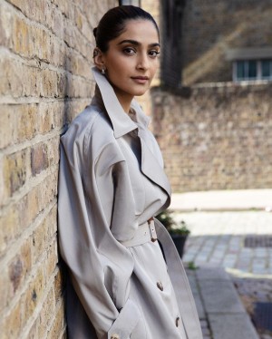 Sonam Kapoor (aka) Sonam