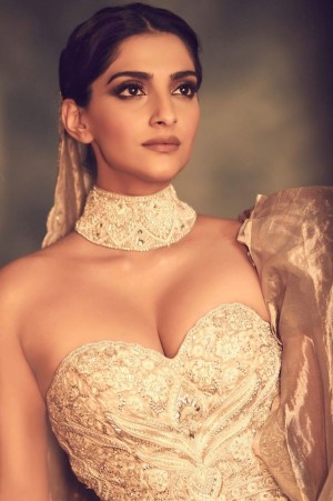 Sonam Kapoor (aka) Sonam