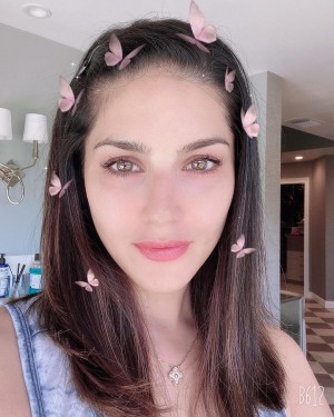 Sunny Leone (aka) SunnyLeone