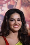 Sunny Leone (aka) SunnyLeone