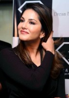 Sunny Leone (aka) SunnyLeone