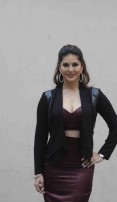 Sunny Leone (aka) SunnyLeone