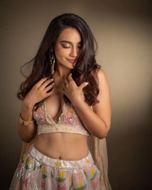 Surbhi Jyoti (aka) Surbhi