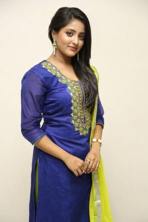 Ulka Gupta (aka) UlkaGupta