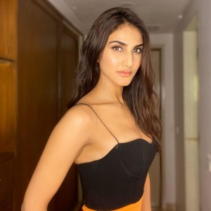 Vaani Kapoor (aka) VaaniKapoor