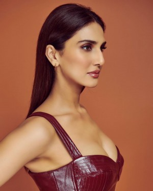 Vaani Kapoor (aka) VaaniKapoor