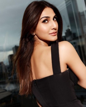 Vaani Kapoor (aka) VaaniKapoor