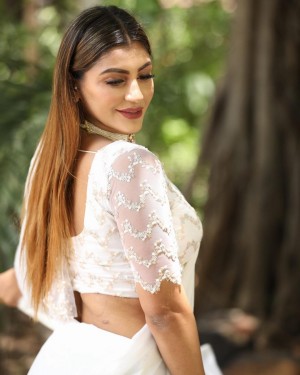 Yashika Aannand (aka) Yashika