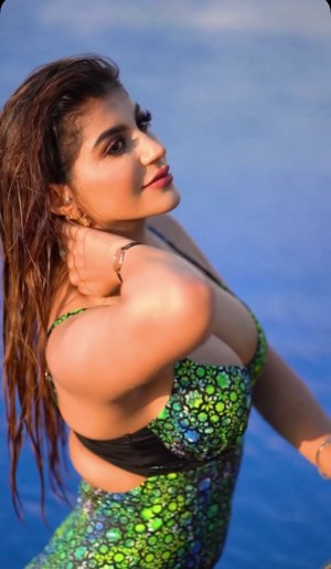 Yashika Aannand (aka) Yashika