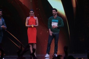 Sushant Singh Rajput And Kriti Sanon Promote Raabta On Sabse Bada Kalakar