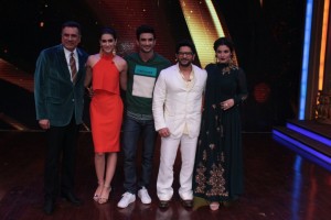 Sushant Singh Rajput And Kriti Sanon Promote Raabta On Sabse Bada Kalakar