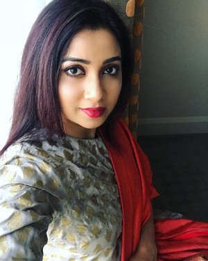 Shreya Ghoshal (aka) ShreyaGhoshal