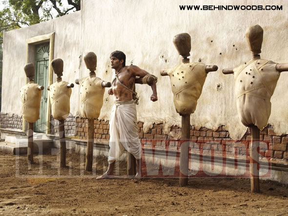 Madharasapattinam - Movie images