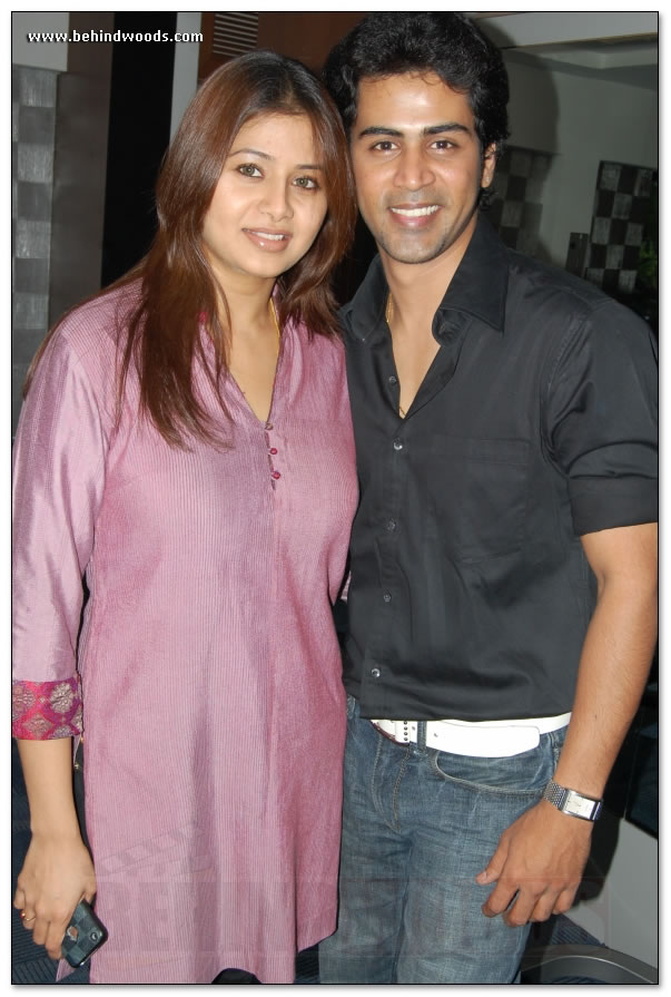 Star couples launch gym - images