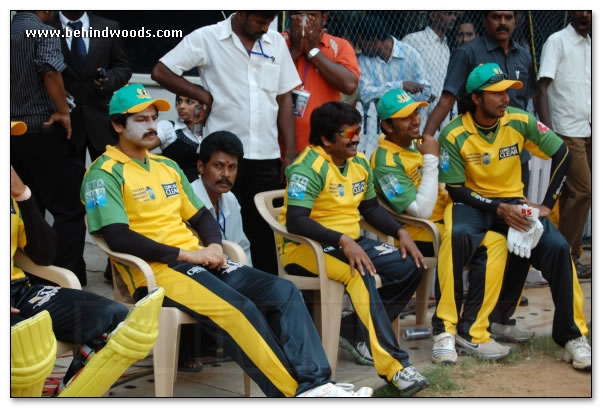 Star Cricket - images