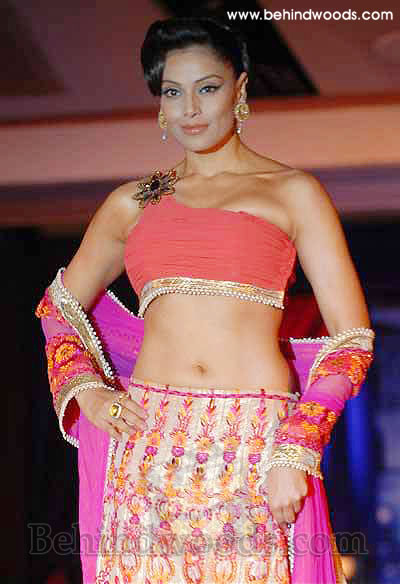 Bipasha Basu  : Images