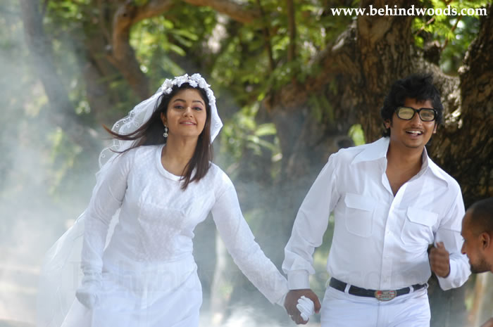 Thenavattu Movie Images