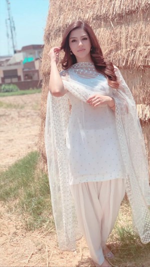 Mehreen Pirzada (aka) Mehrene Kaur Pirzada