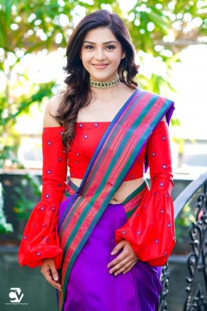 Mehreen Pirzada (aka) Mehrene Kaur Pirzada