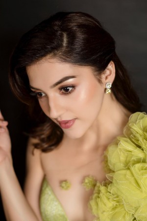 Mehreen Pirzada (aka) Mehrene Kaur Pirzada