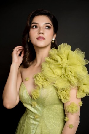 Mehreen Pirzada (aka) Mehrene Kaur Pirzada