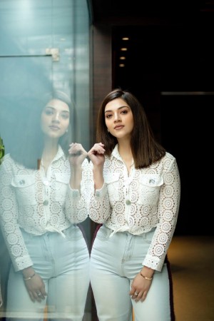 Mehreen Pirzada (aka) Mehrene Kaur Pirzada