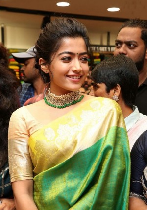 Rashmika Mandanna (aka) RashmikaMandanna