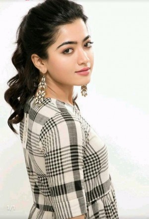 Rashmika Mandanna (aka) RashmikaMandanna