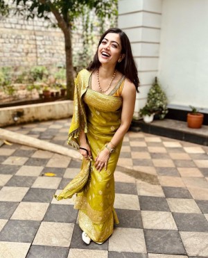 Rashmika Mandanna (aka) RashmikaMandanna