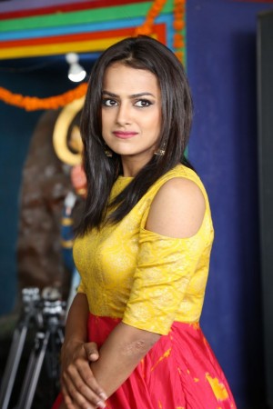 Shraddha Srinath (aka) Shradha Srinath