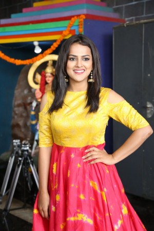 Shraddha Srinath (aka) Shradha Srinath