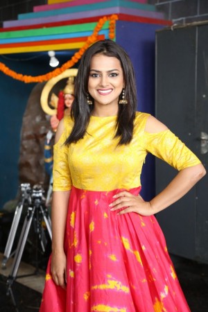 Shraddha Srinath (aka) Shradha Srinath