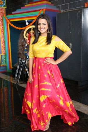 Shraddha Srinath (aka) Shradha Srinath