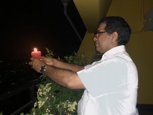 Celebrities photos with Diya and Torchlights to stand united against Corona