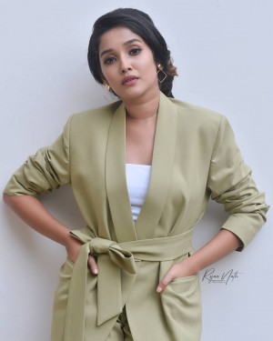 Anikha Surendran (aka) Anikhaa Surendran