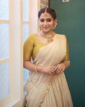 Anu Sithara (aka) Anu Sitharaa