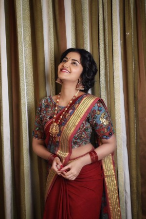 Anupama Parameswaran (aka) Anupama