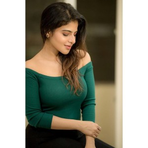 Iswarya Menon (aka) Iswaryaa Menon