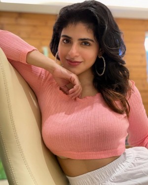 Iswarya Menon (aka) Iswaryaa Menon